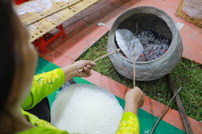Đặc sản bánh tráng phơi sương Tây Ninh - quy trình